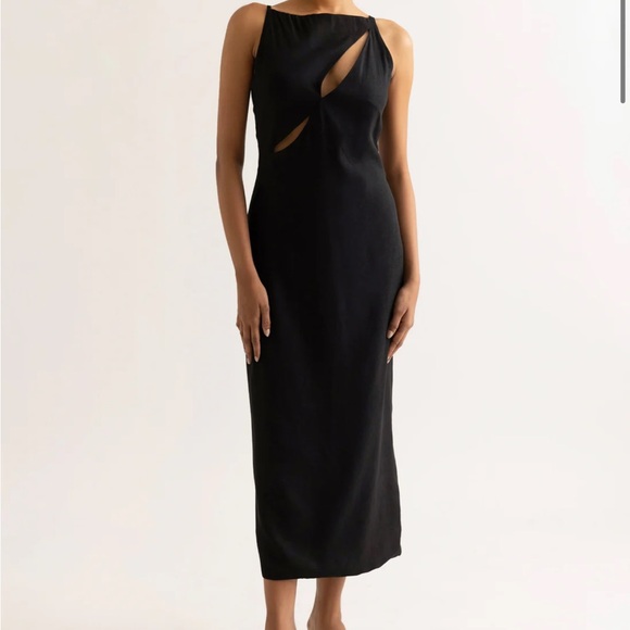 Chic Black Cut-Out Midi Dress - Picture 1 of 2